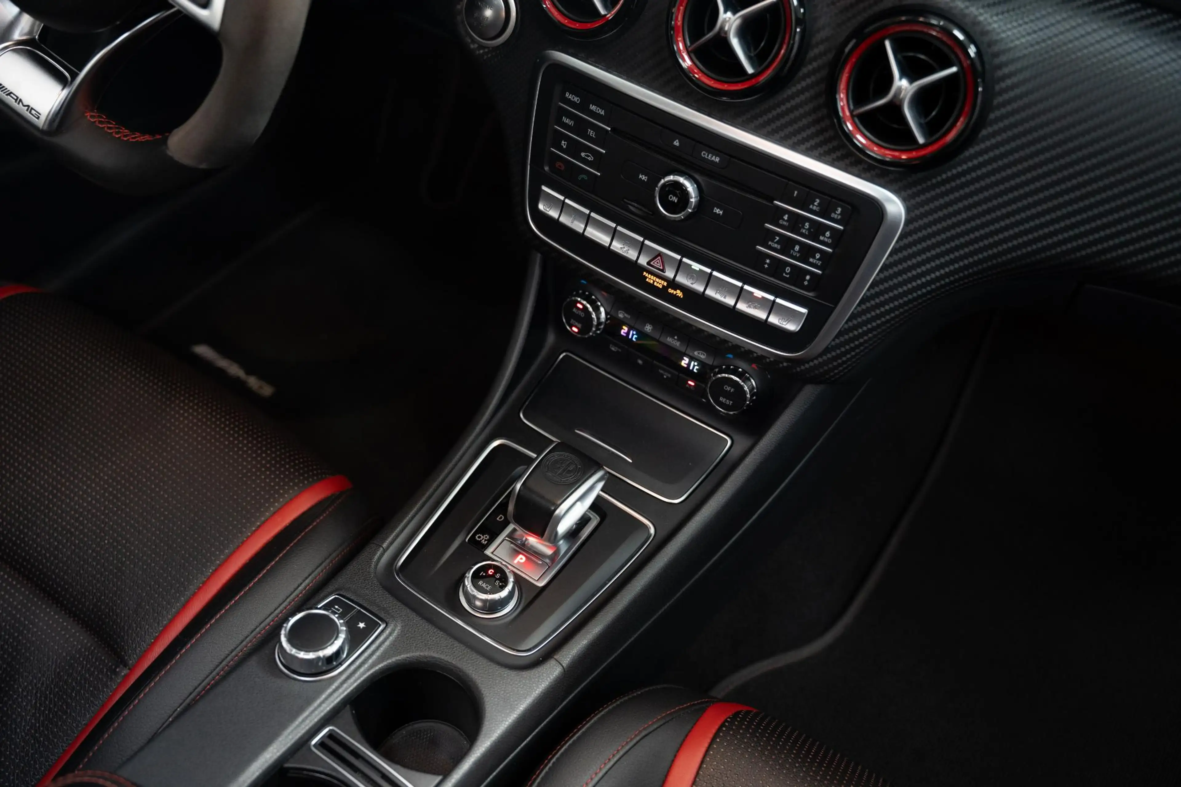 Mercedes-Benz A 45 AMG 4MATIC*381PK*FACELIFT*AERO*PANO*KUIPST*FULL — photo 29