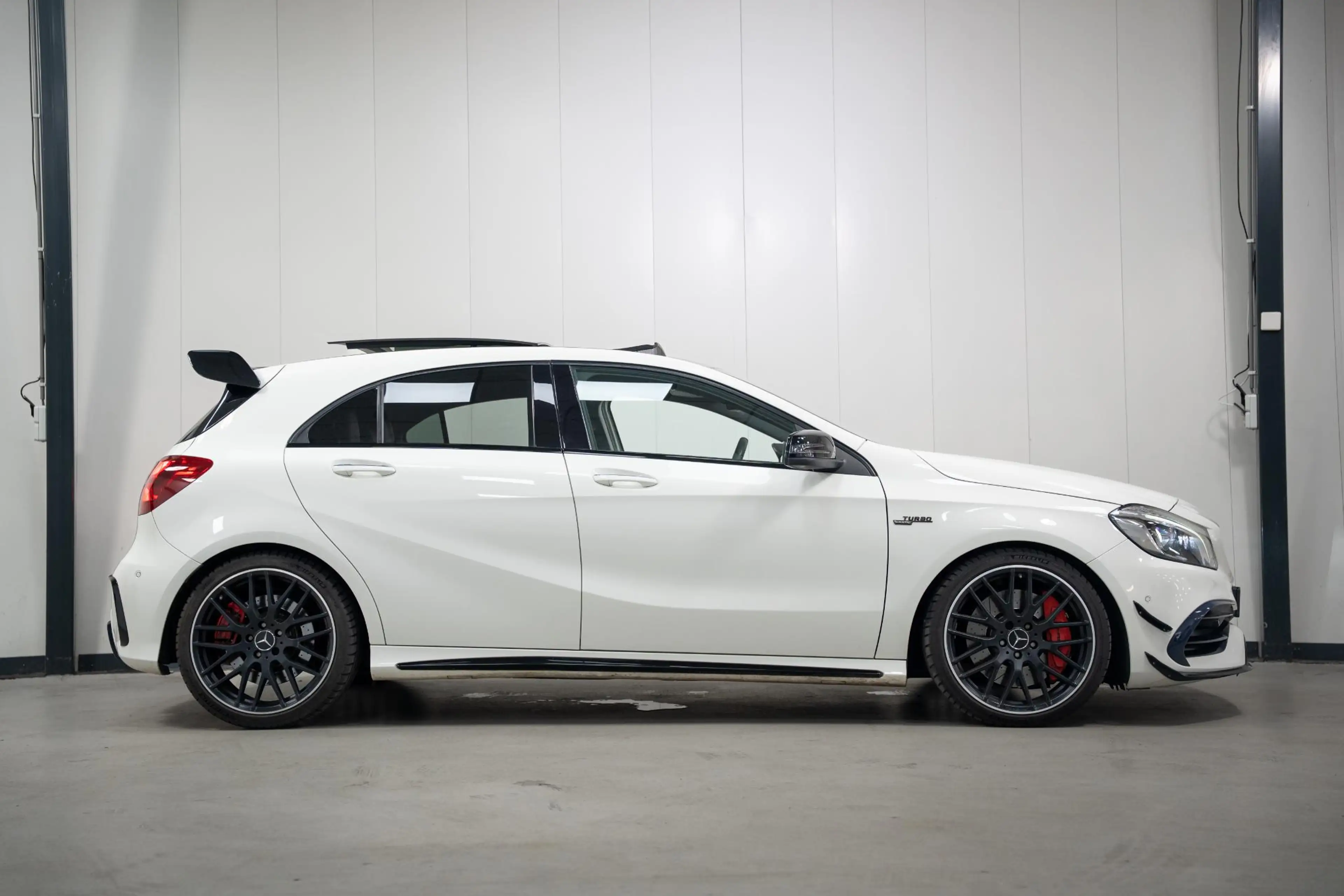 Mercedes-Benz A 45 AMG 4MATIC*381PK*FACELIFT*AERO*PANO*KUIPST*FULL — photo 5