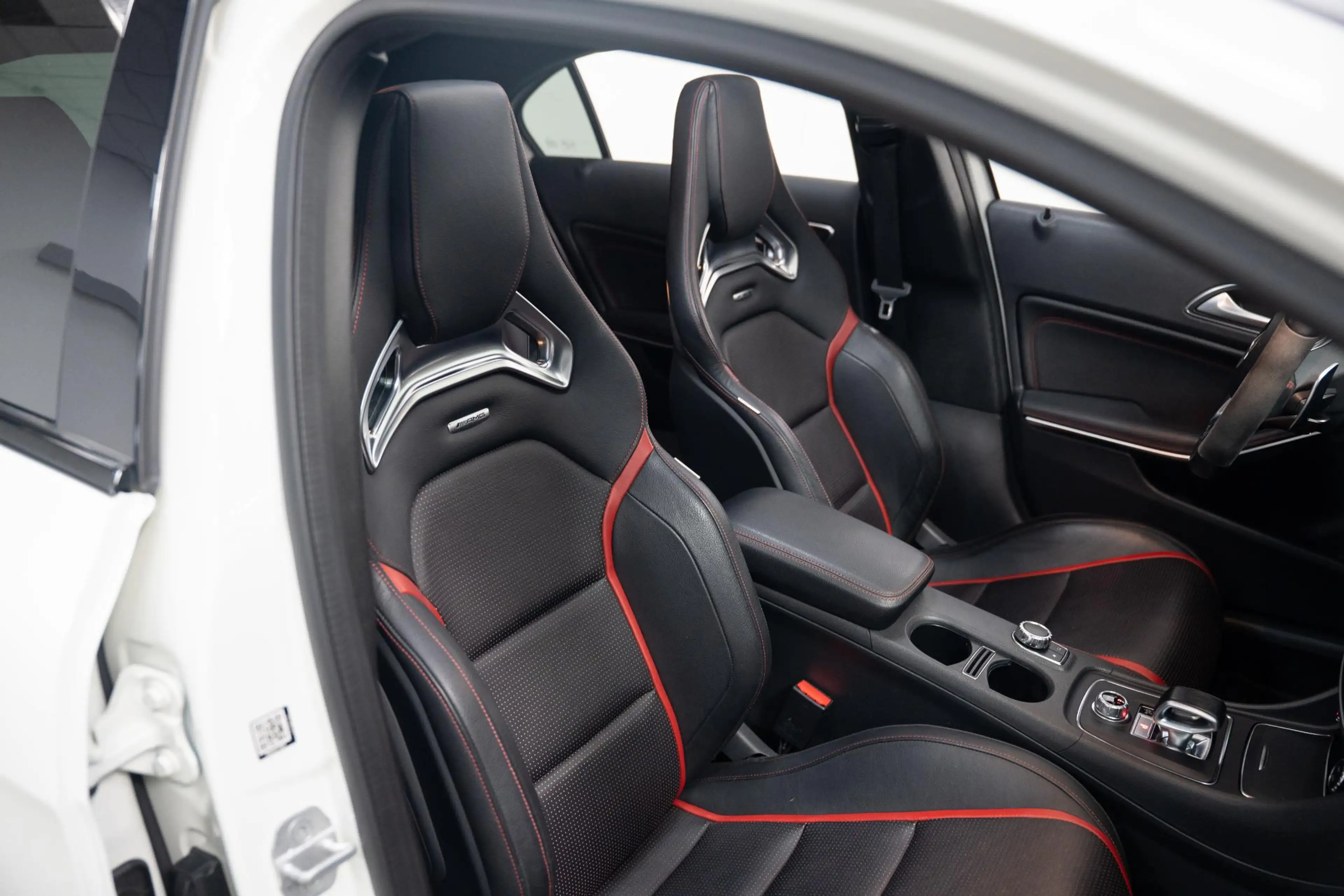 Mercedes-Benz A 45 AMG 4MATIC*381PK*FACELIFT*AERO*PANO*KUIPST*FULL — photo 48