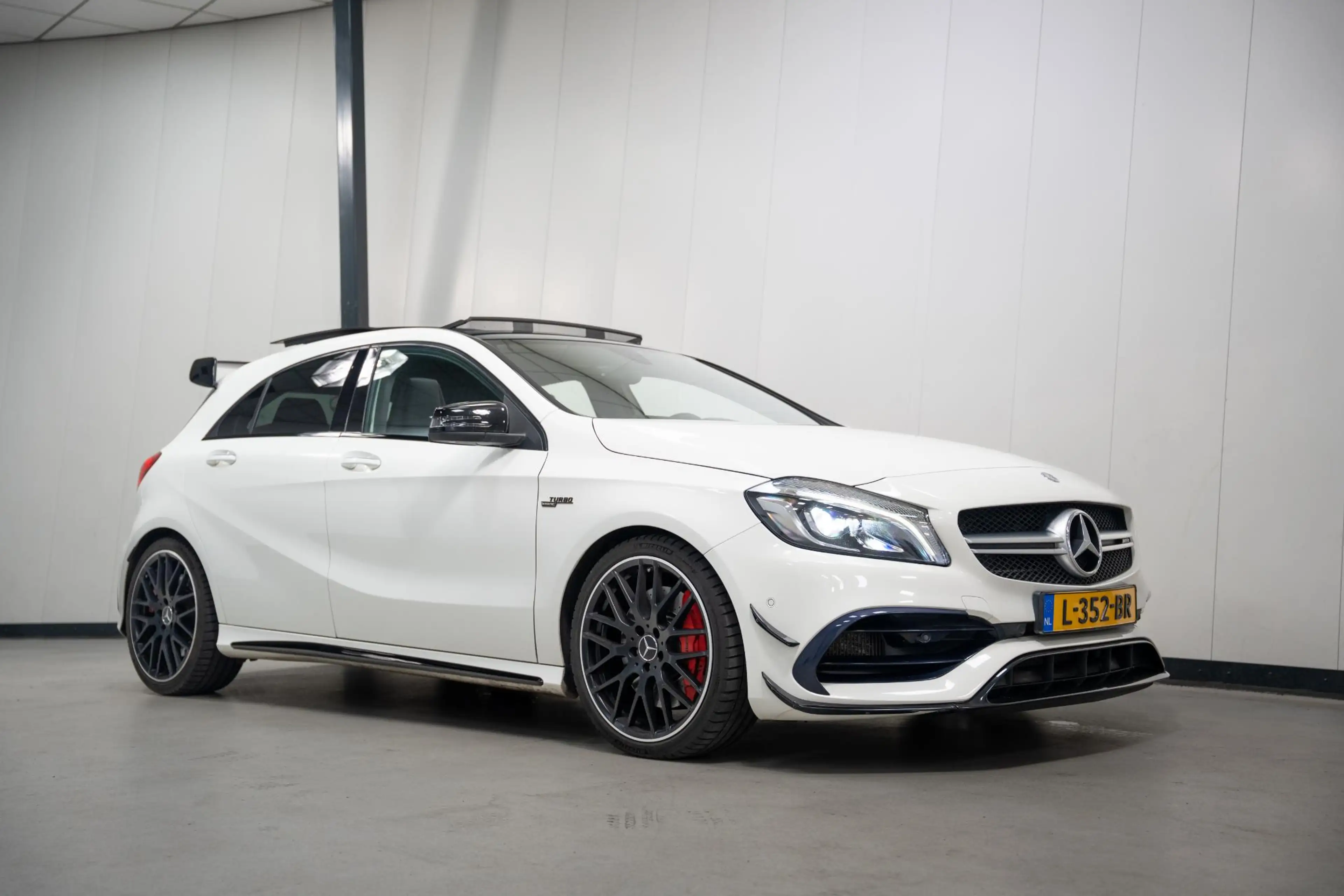 Mercedes-Benz A 45 AMG 4MATIC*381PK*FACELIFT*AERO*PANO*KUIPST*FULL — photo 39