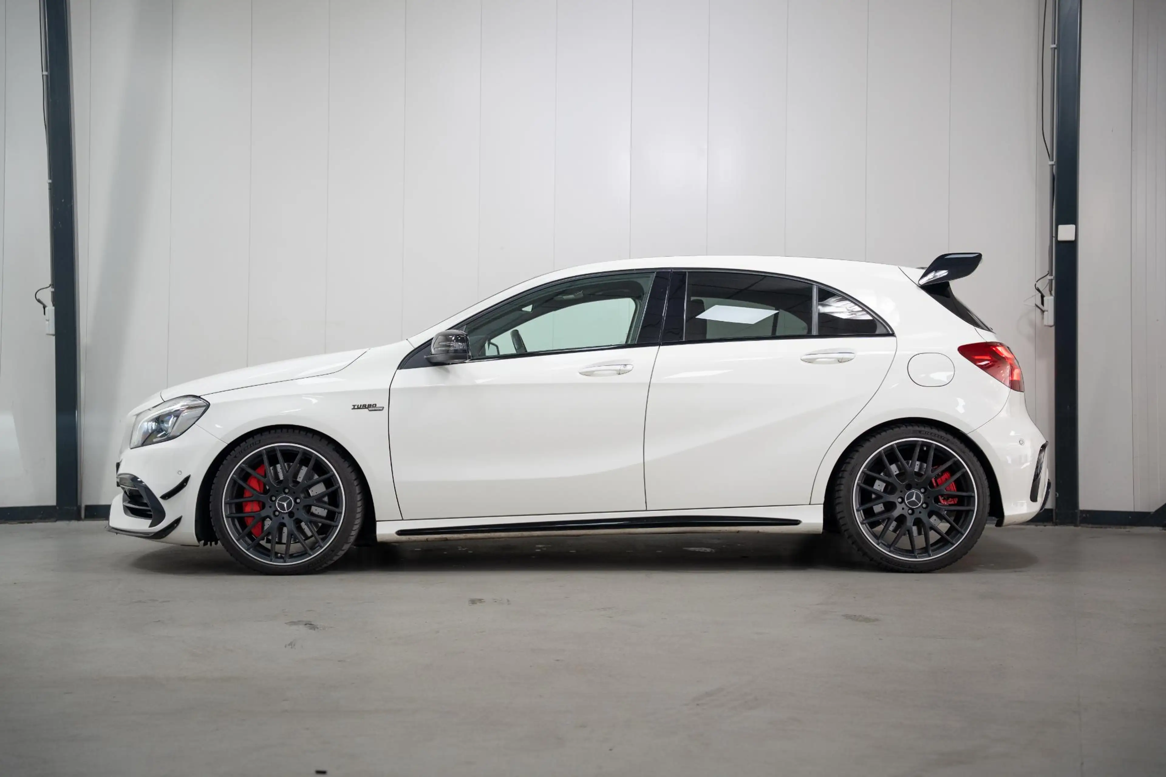 Mercedes-Benz A 45 AMG 4MATIC*381PK*FACELIFT*AERO*PANO*KUIPST*FULL — photo 4