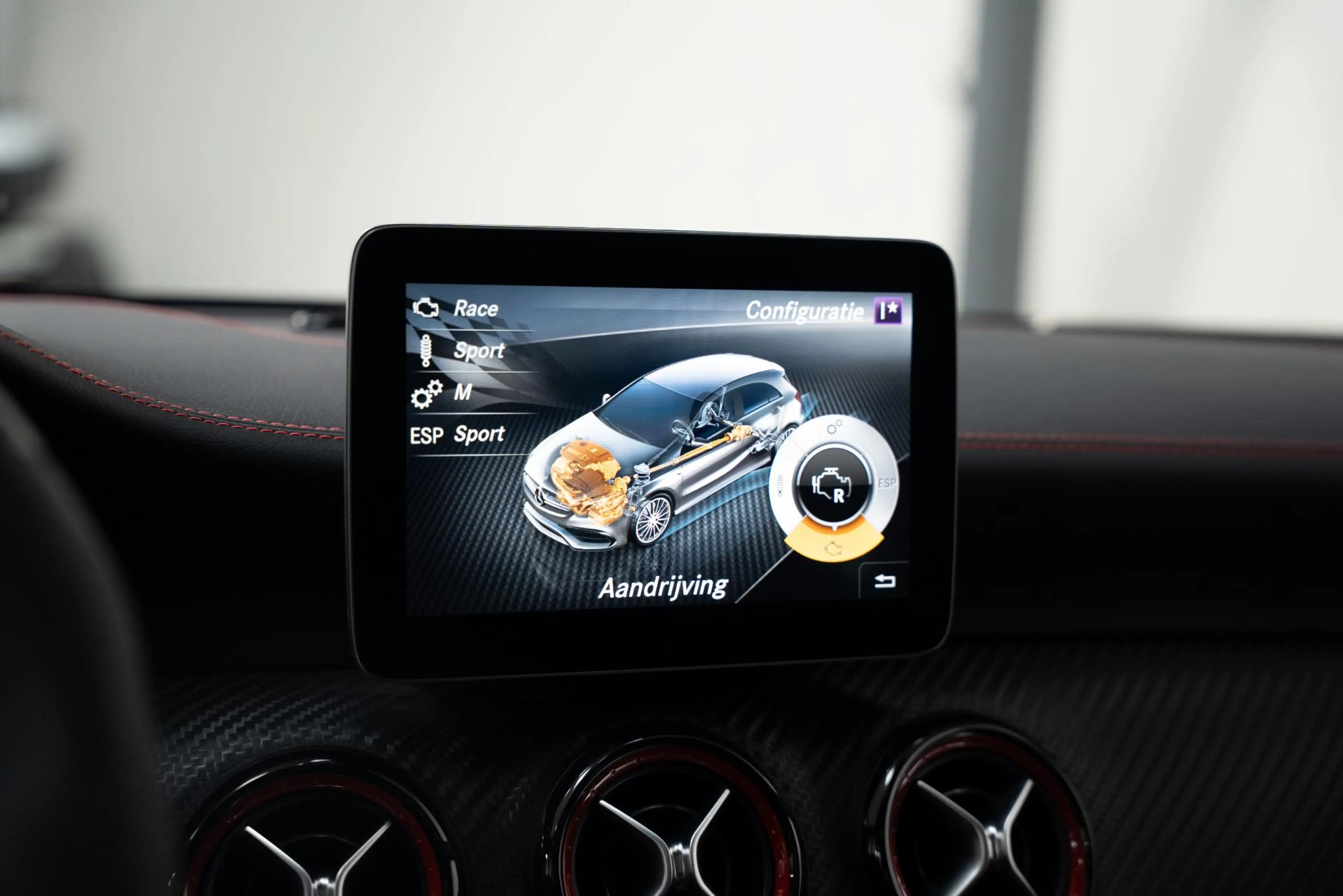 Mercedes-Benz A 45 AMG 4MATIC*381PK*FACELIFT*AERO*PANO*KUIPST*FULL — photo 14