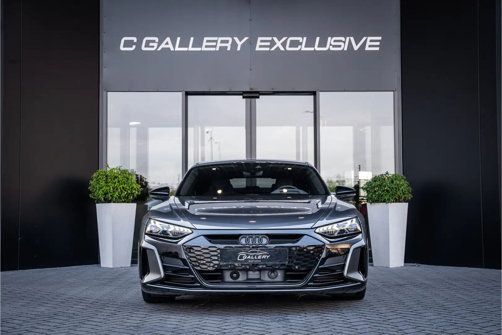 Audi RS e-tron GT 93 kWh - Panorama | Luchtv. | Carbon | Massage | S Grijs - 2