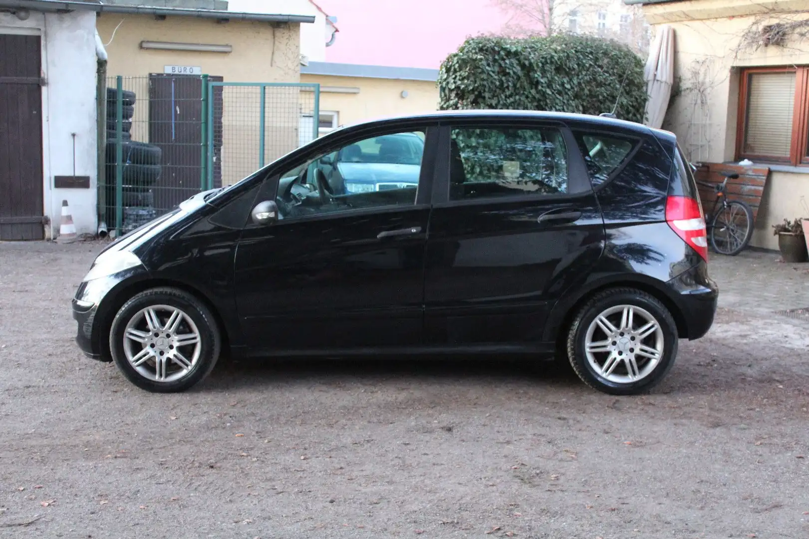Mercedes-Benz A 170 *TÜV NEU* Schwarz - 2