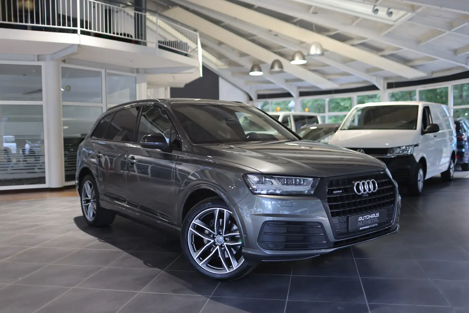 Audi Q7 3,0 TDI QUAT. NP: 115T€ S-LINE   MATRIX   DAB Gris - 1