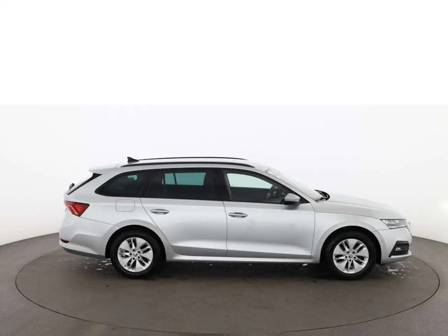 Skoda Octavia Combi 2.0 TDI Ambition MATRIX AHK NAVI Silber - 2