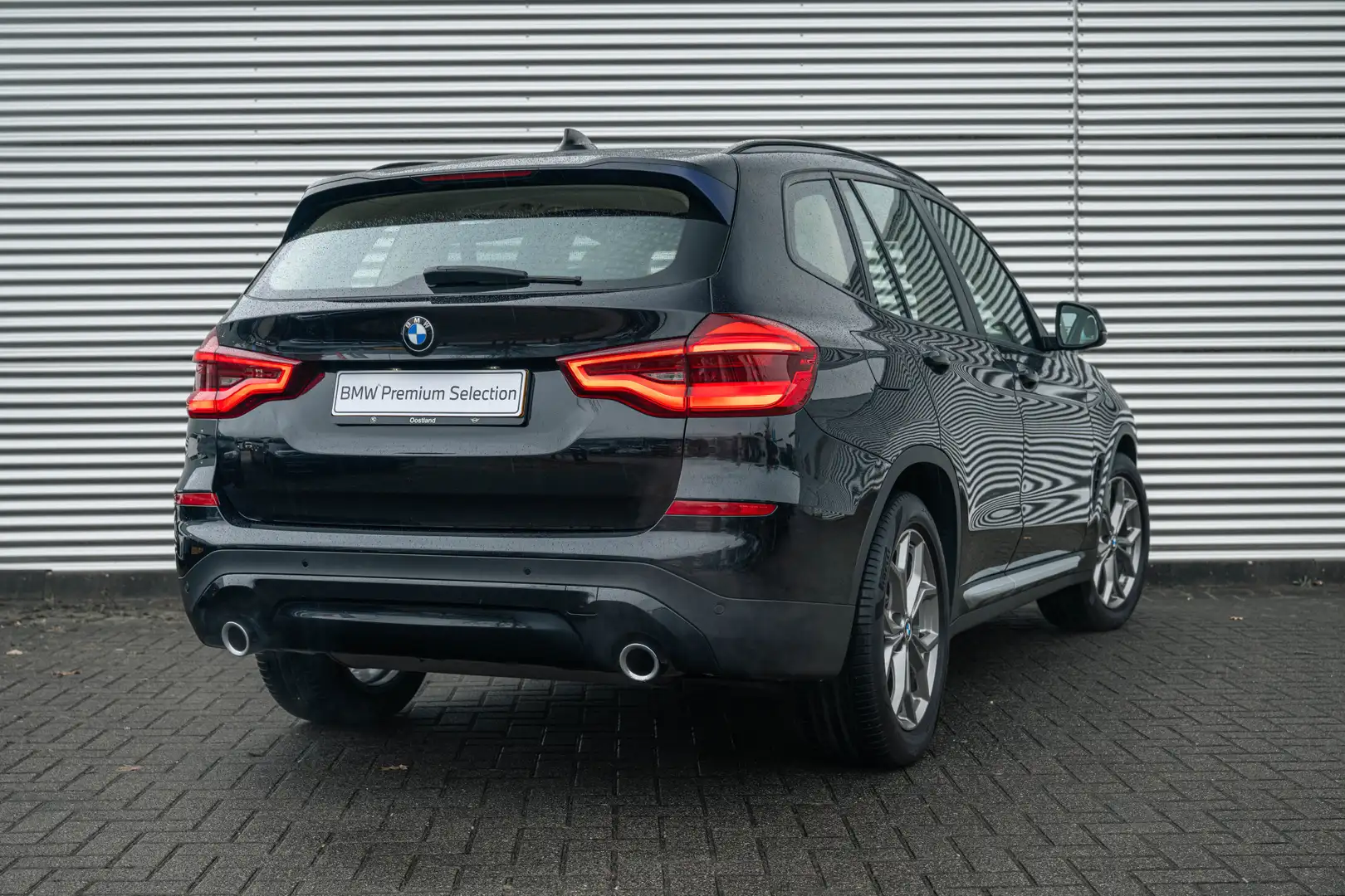 BMW X3 xDrive20i High Executive Automaat / LED / Stoelver Schwarz - 2