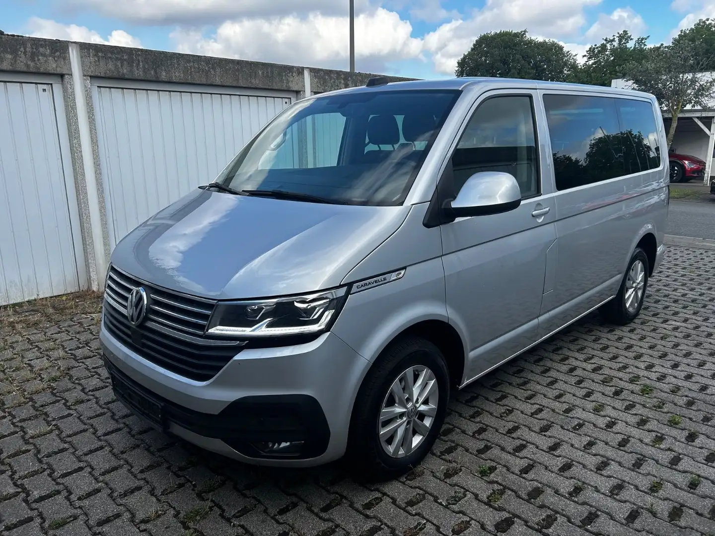 Volkswagen T6 Caravelle 2.0 TDI Klimatronic  9Sitze LED Gris - 1