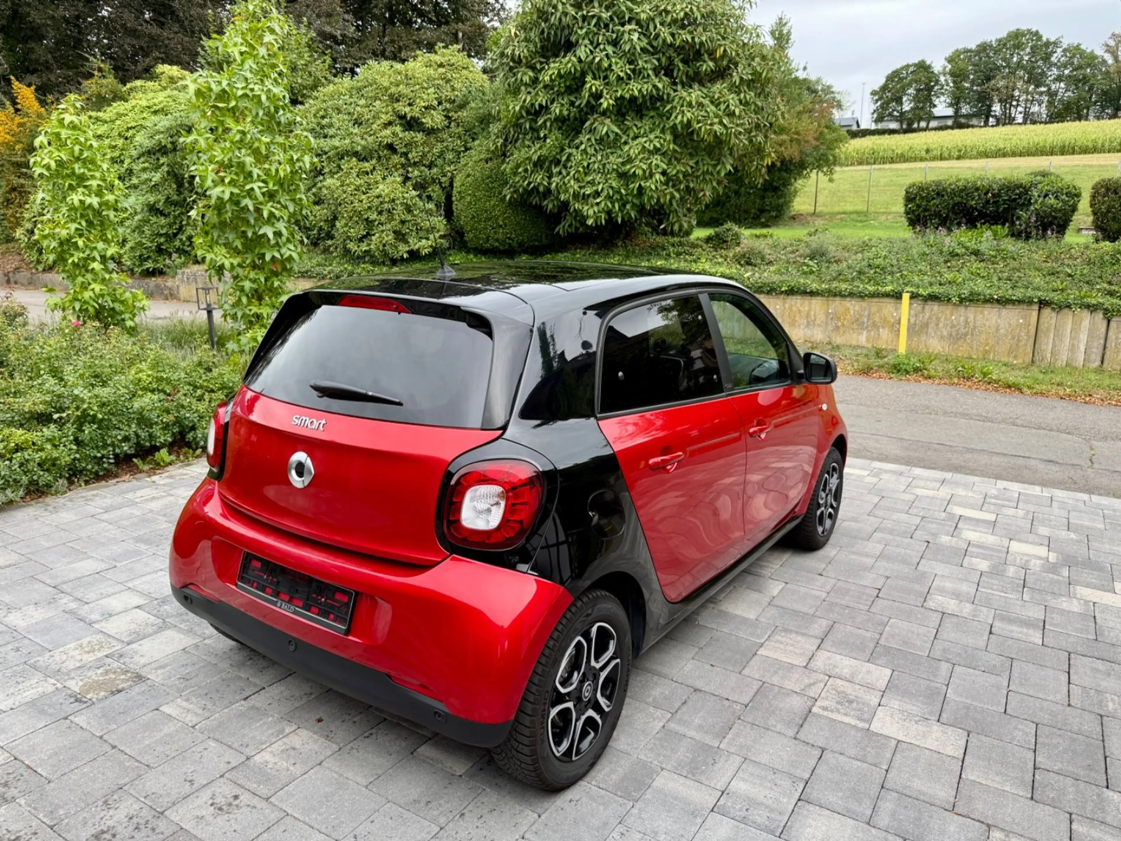smart forFour Autom. Klima L&M Felgen Pano Sitzheizung — photo 7