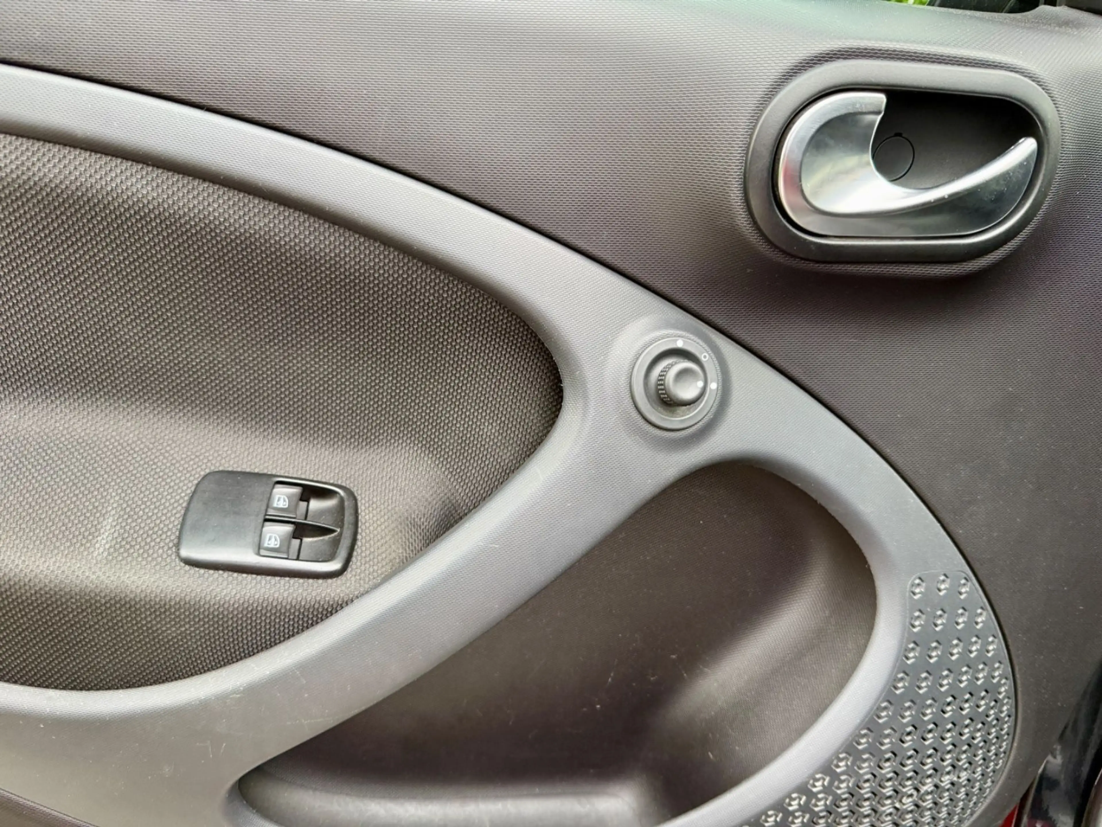 smart forFour Autom. Klima L&M Felgen Pano Sitzheizung — photo 12