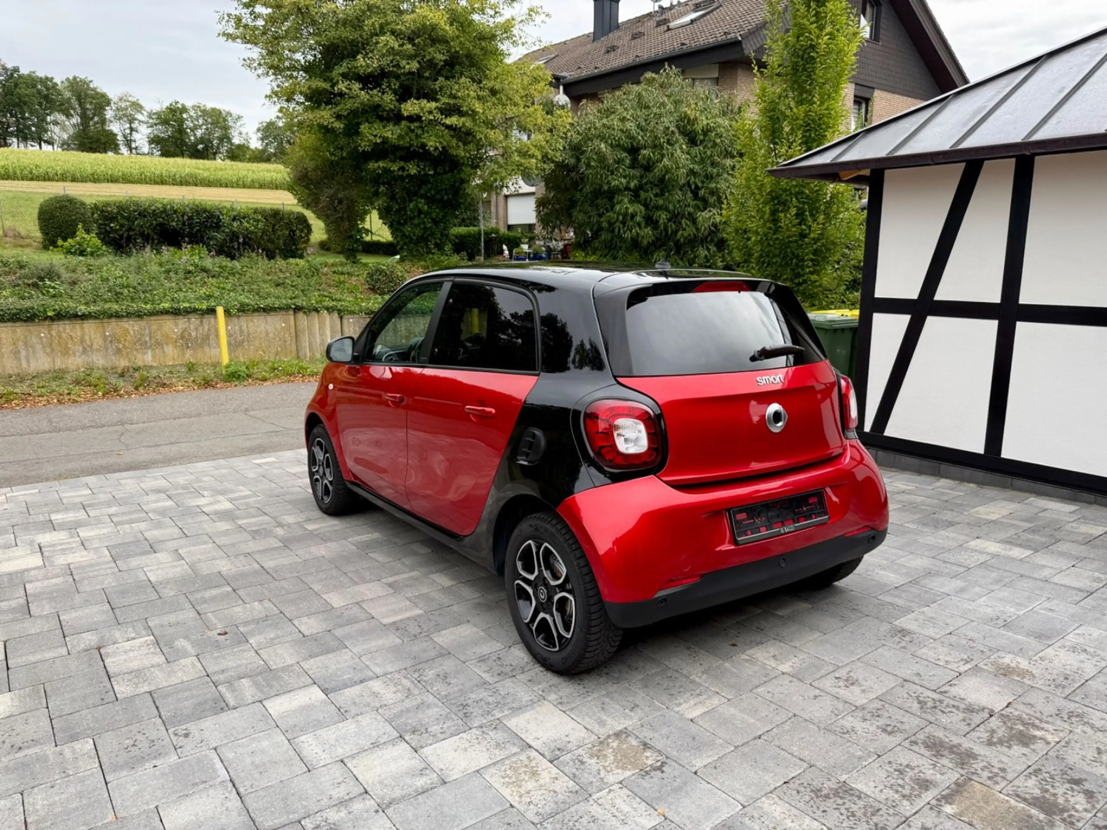 smart forFour Autom. Klima L&M Felgen Pano Sitzheizung — photo 5