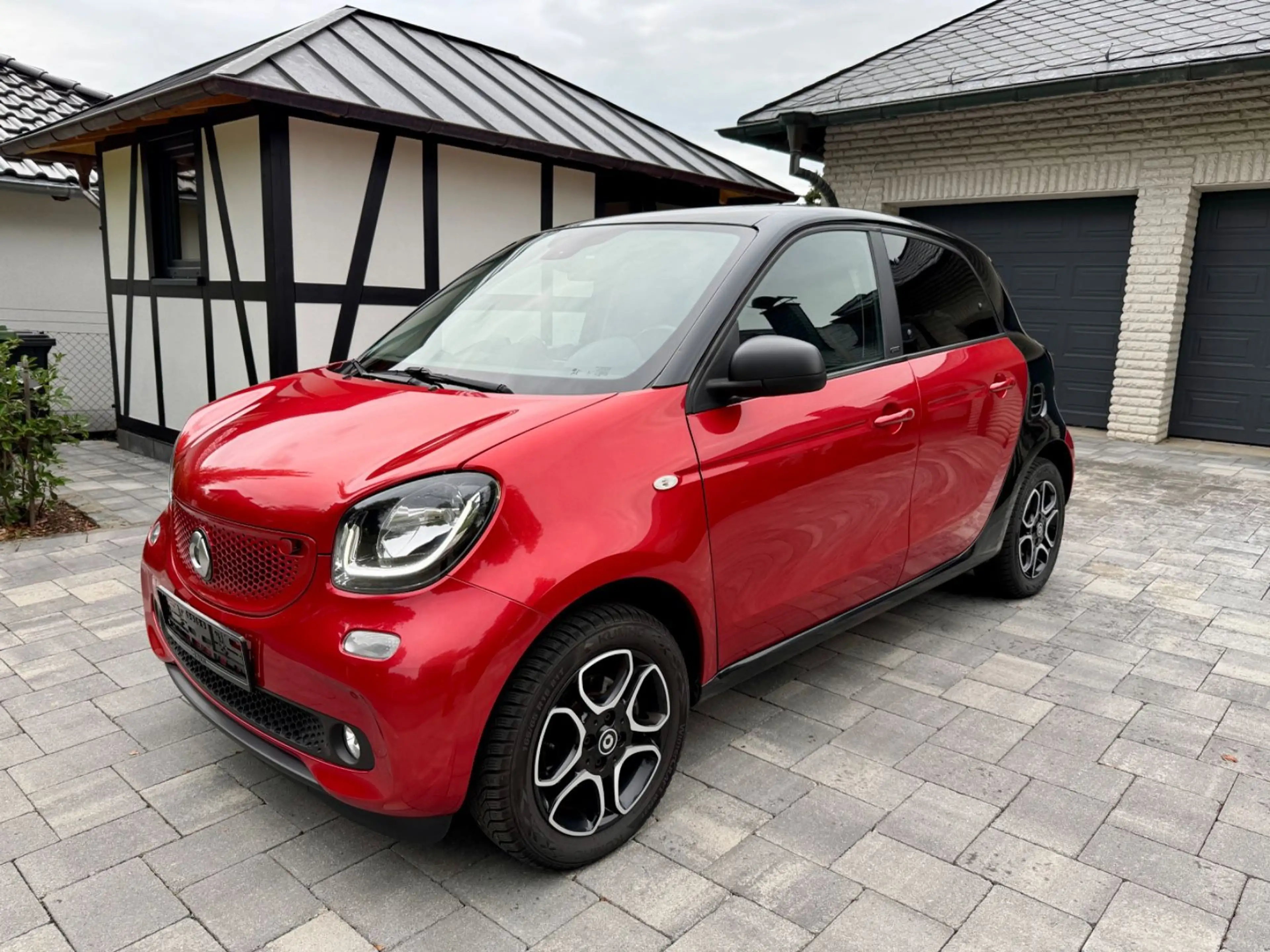 smart forFour Autom. Klima L&M Felgen Pano Sitzheizung — photo 3