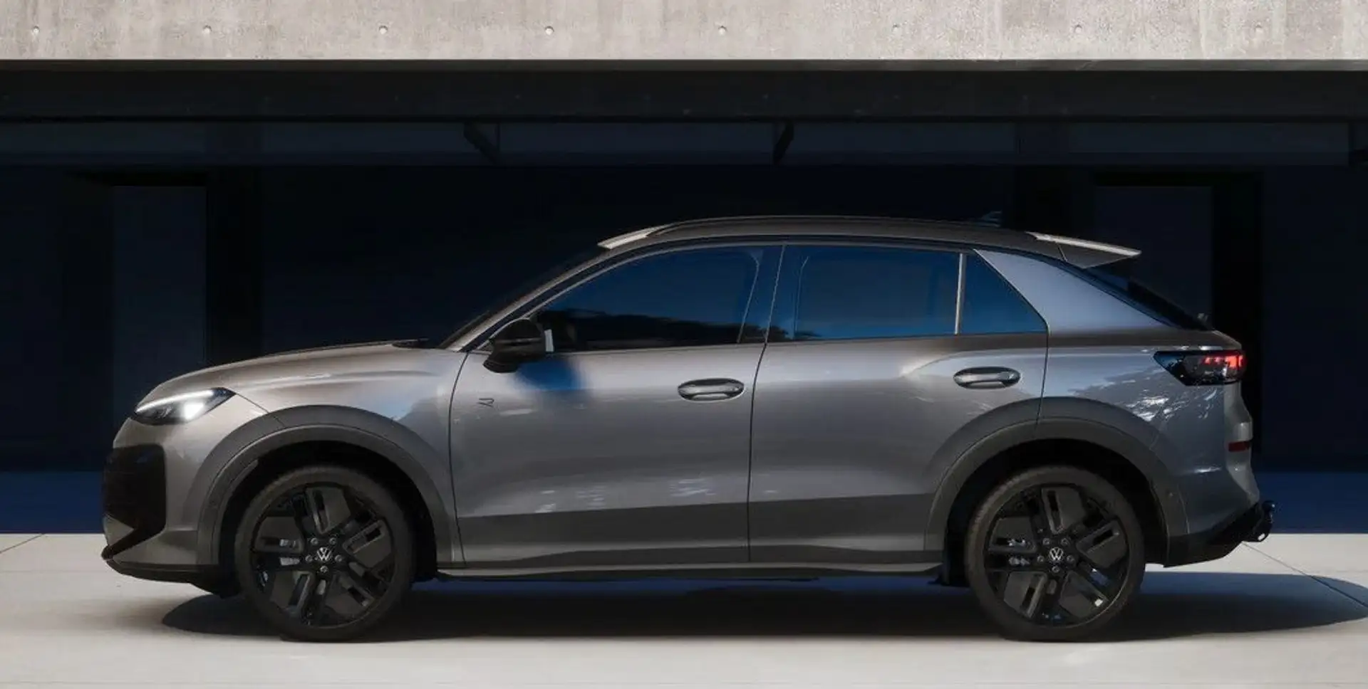 Volkswagen T-Roc 1.5 eTSI OPF DSG R-Line Grau - 2