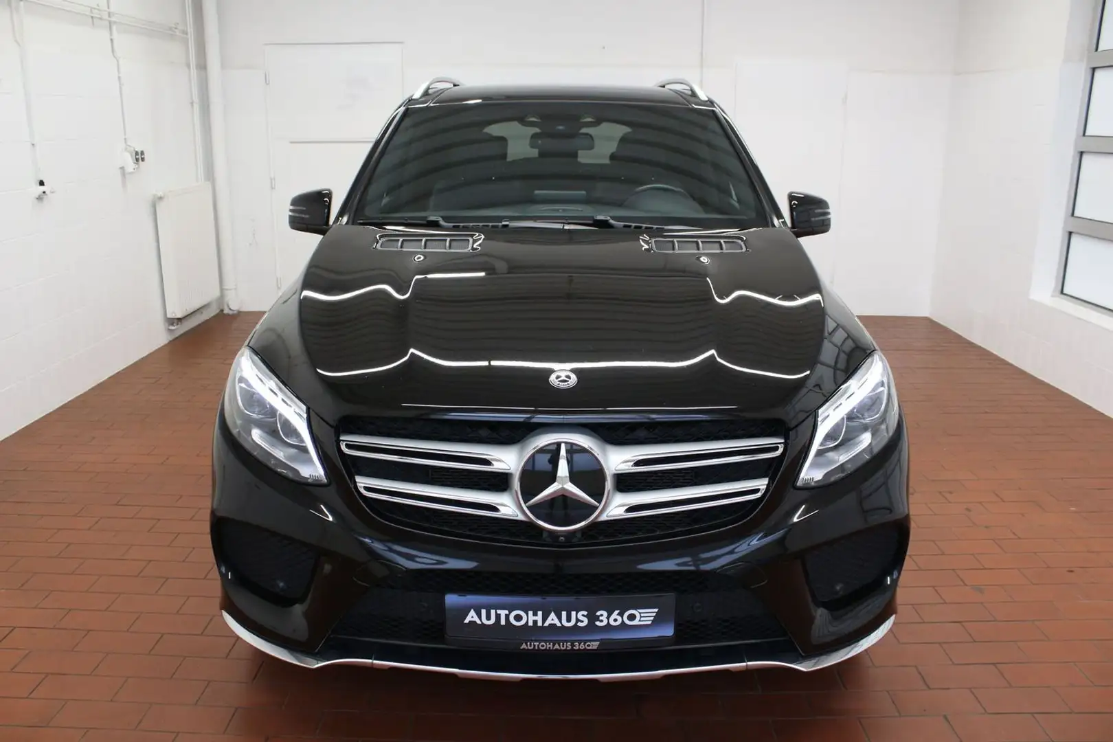 Mercedes-Benz GLE 500 4Matic AMG-Line AHK LED Schwarz - 2