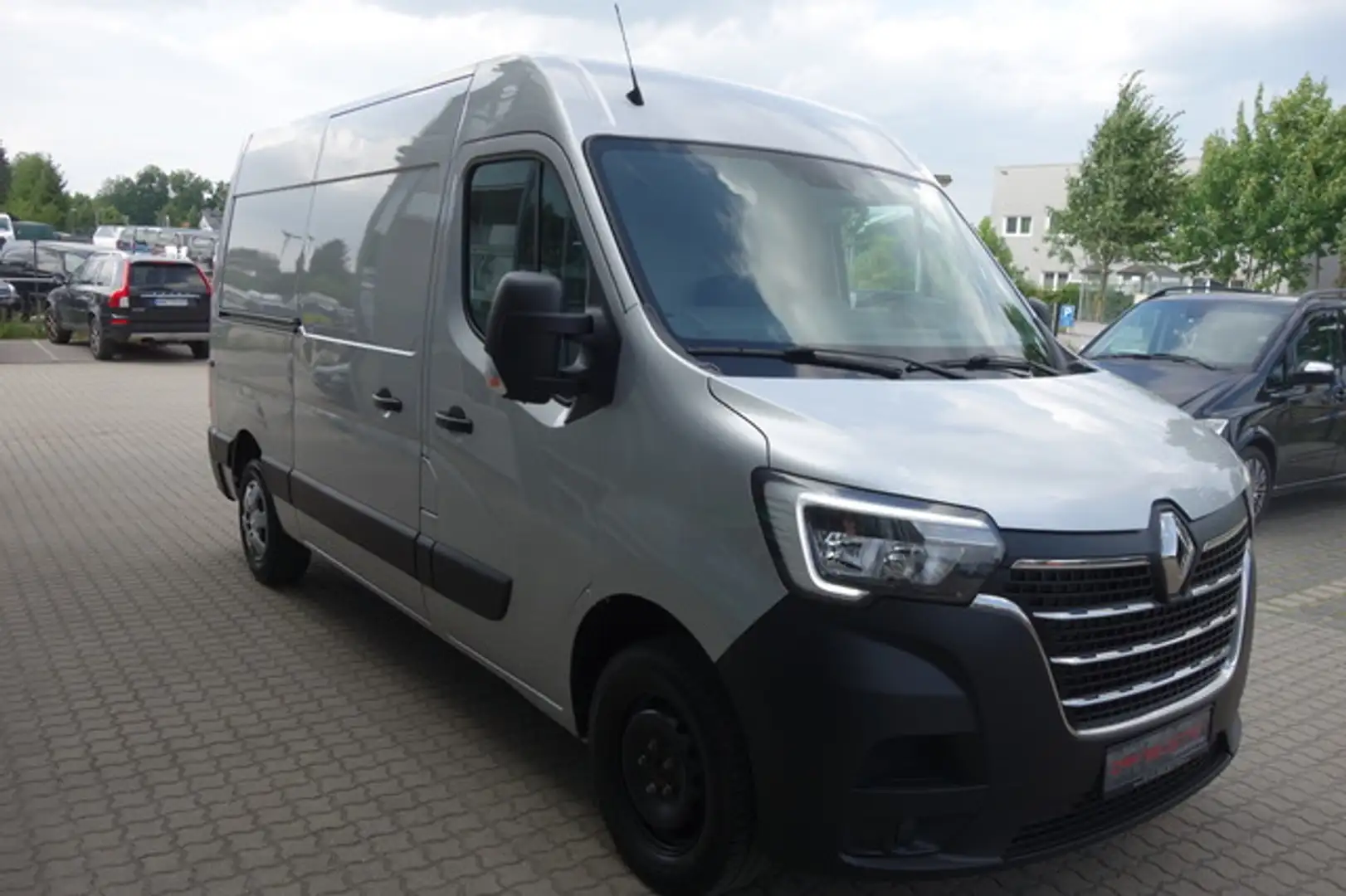 Renault Master 2,3 CDI Kasten L2H2 AUTOM/KLIMA/KAM/AHK Grau - 2