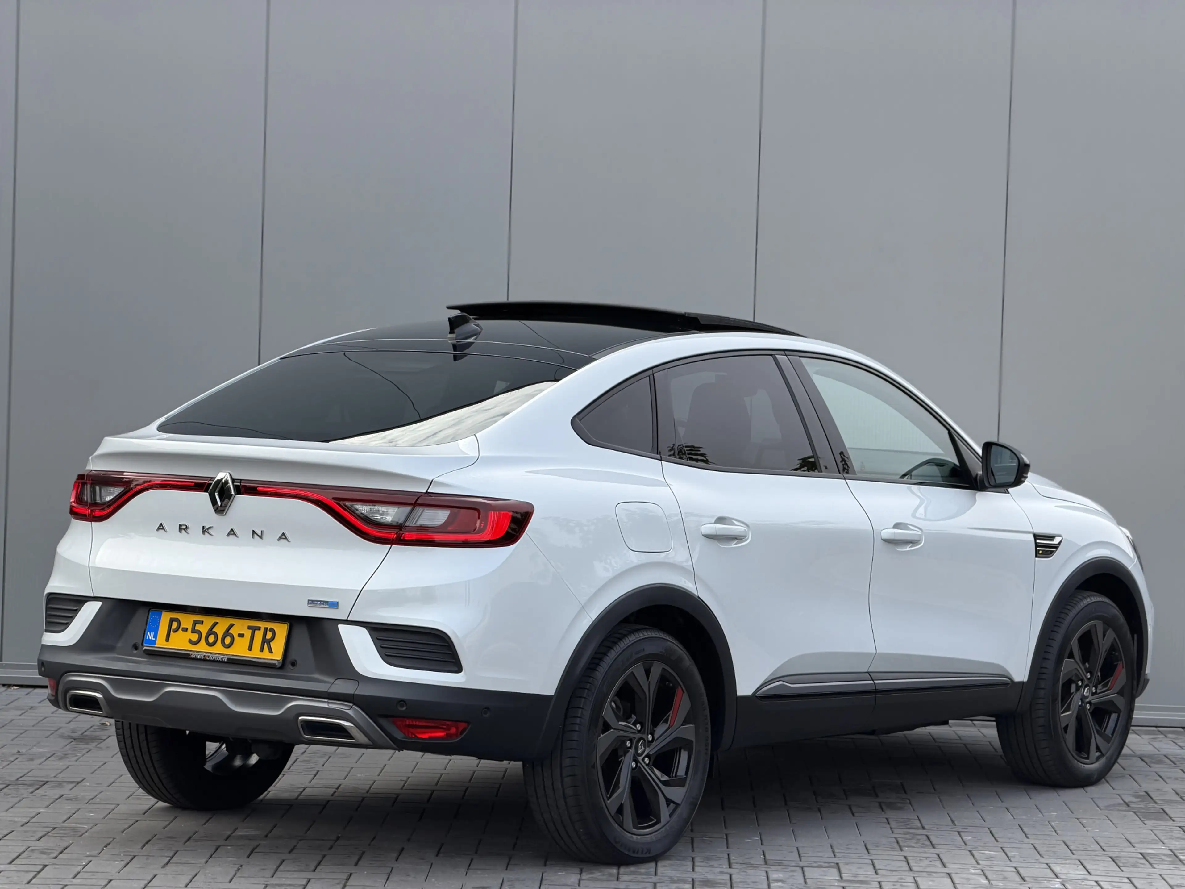 Renault Arkana 1.6 E-Tech Hybrid 145 R.S. Line | Panorama | Leder — photo 2