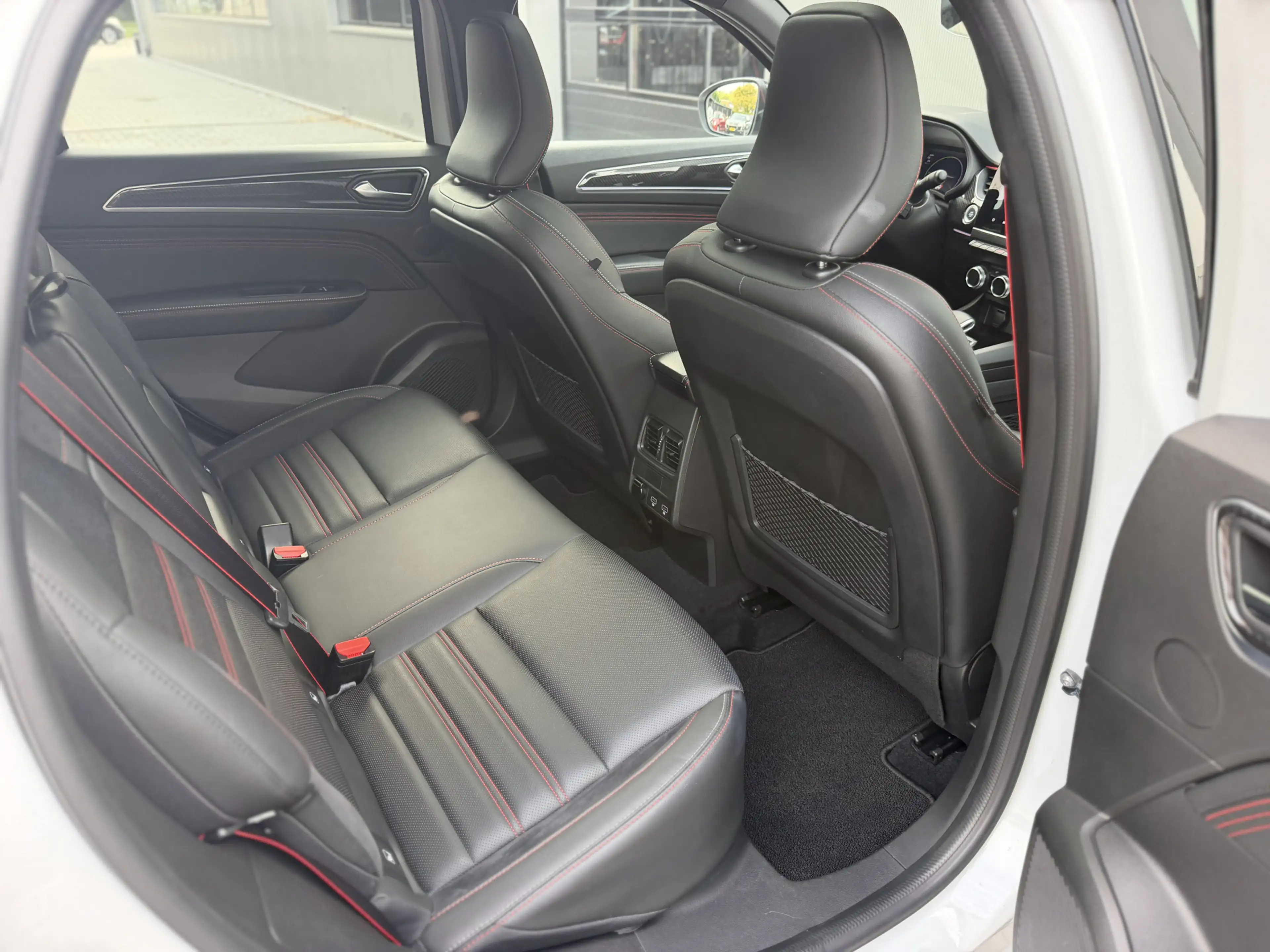 Renault Arkana 1.6 E-Tech Hybrid 145 R.S. Line | Panorama | Leder — photo 10