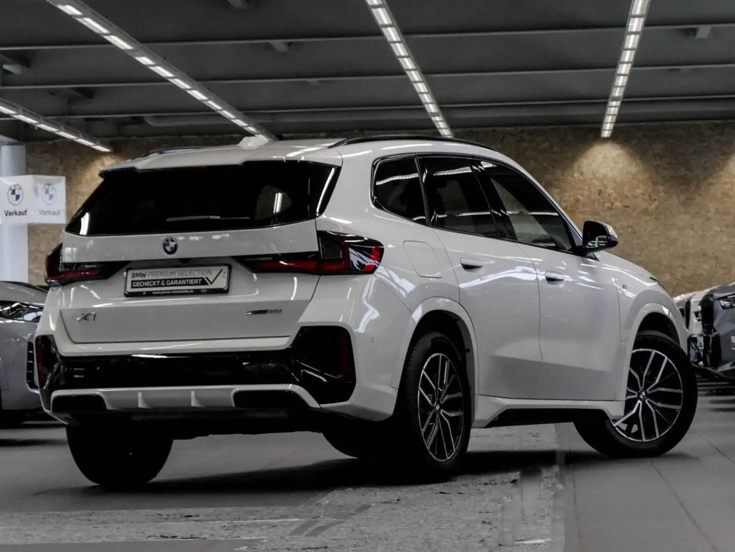 BMW X1 sDrive18i M Sport RFK NAVI LED DAB Weiß - 2