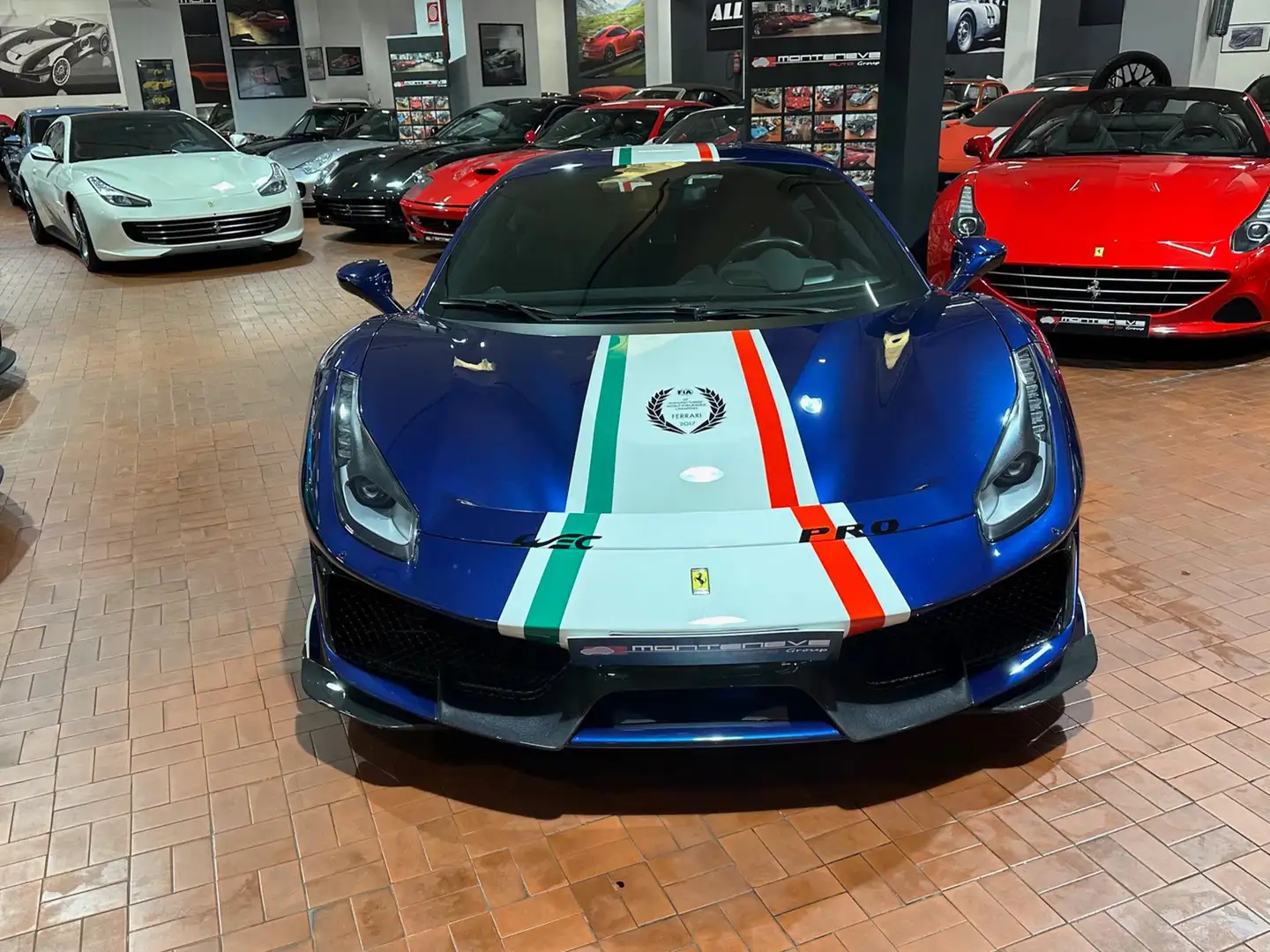 Ferrari 488 Pista Piloti Blu Tour de France Tailor Made Full Bleu - 2