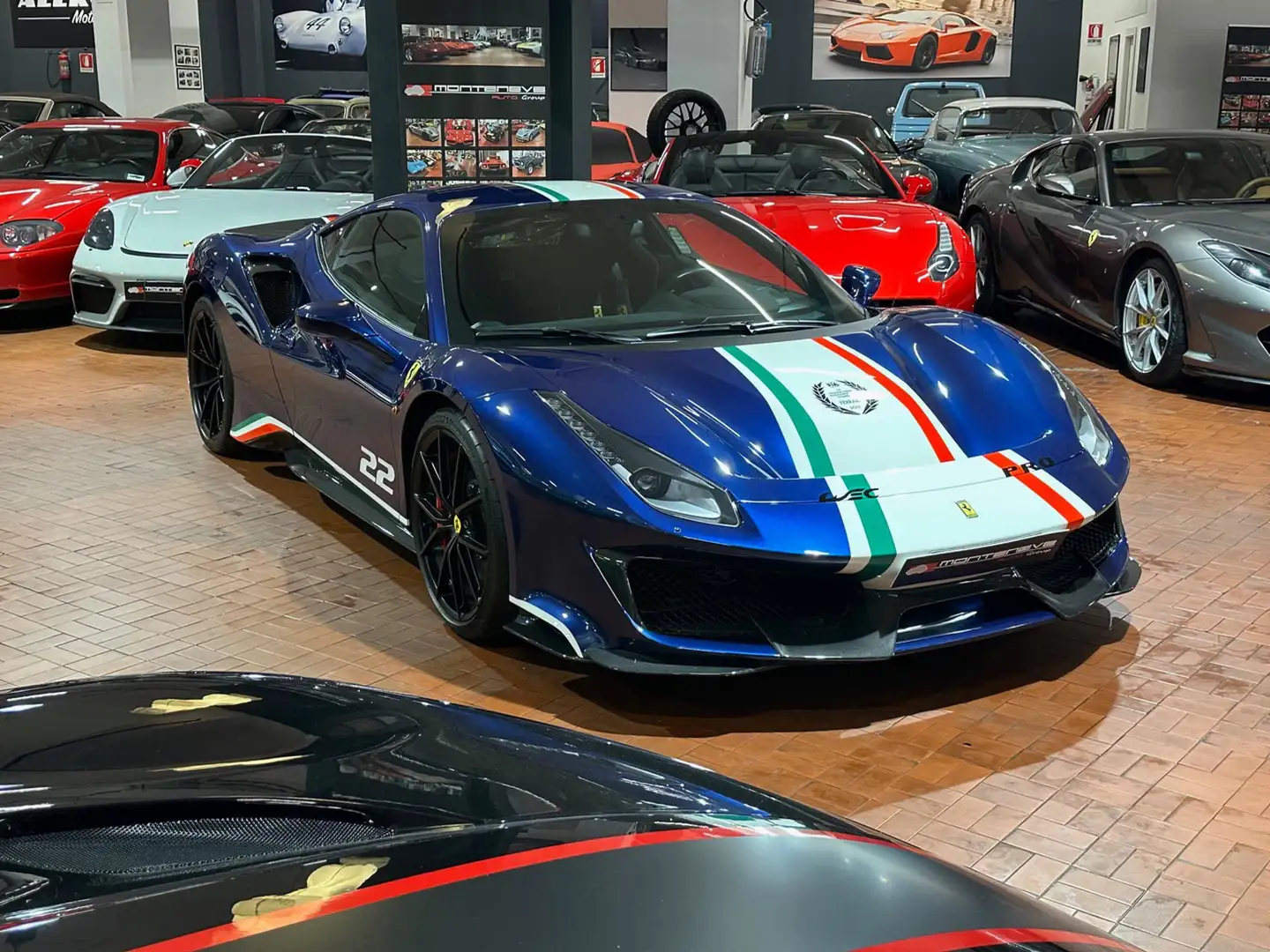 Ferrari 488 Pista Piloti Blu Tour de France Tailor Made Full Bleu - 1