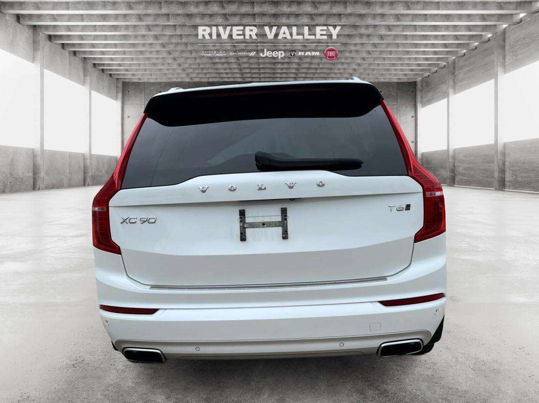 2019 Volvo XC90 T6 Momentum alt 4