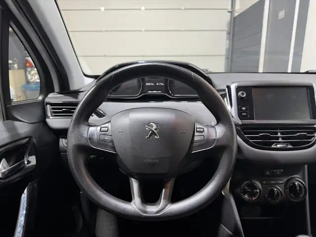 Peugeot 208 view 15