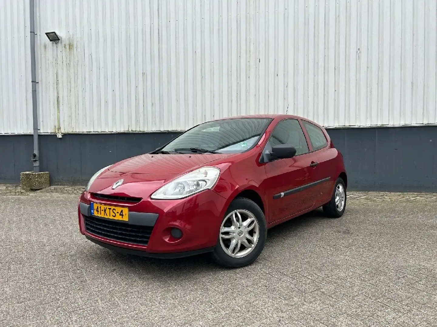 Renault Clio 1.2 Special Line Rosso - 1