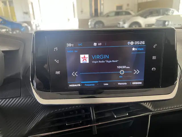 Peugeot 2008 view 9