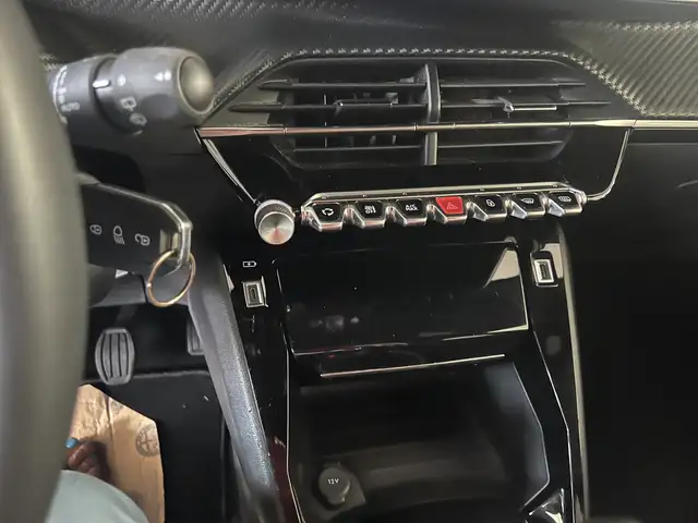 Peugeot 2008 view 7