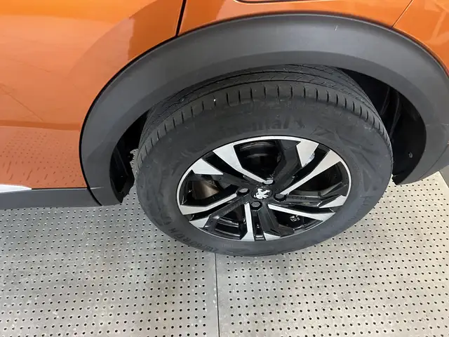 Peugeot 2008 view 4