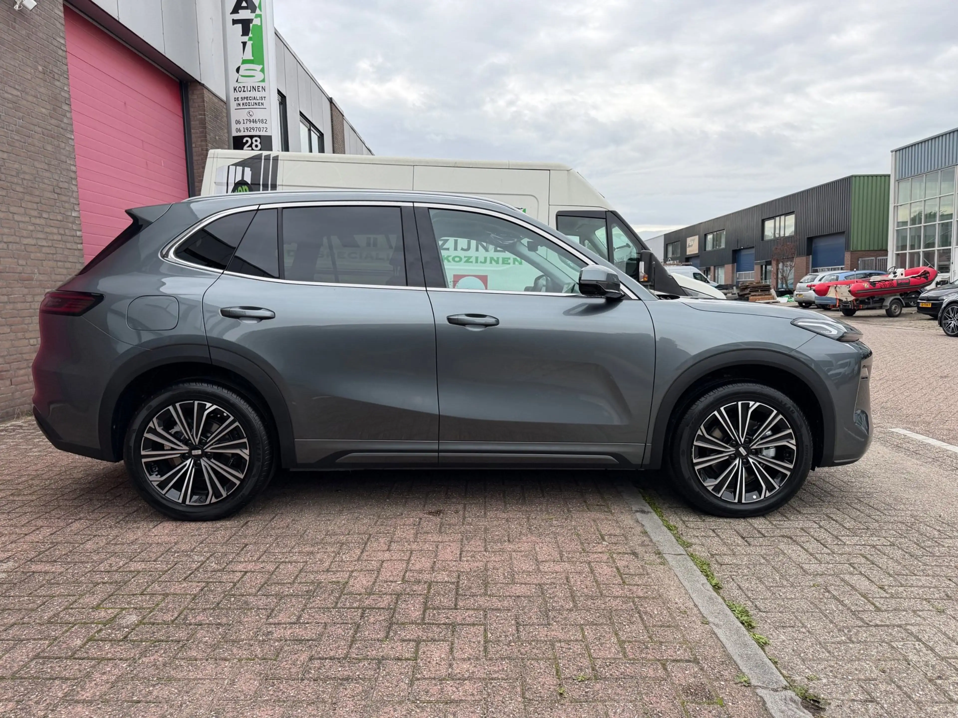 Geely Starray EM-i 1.5 Max+, Pano, 360, Memory — photo 5