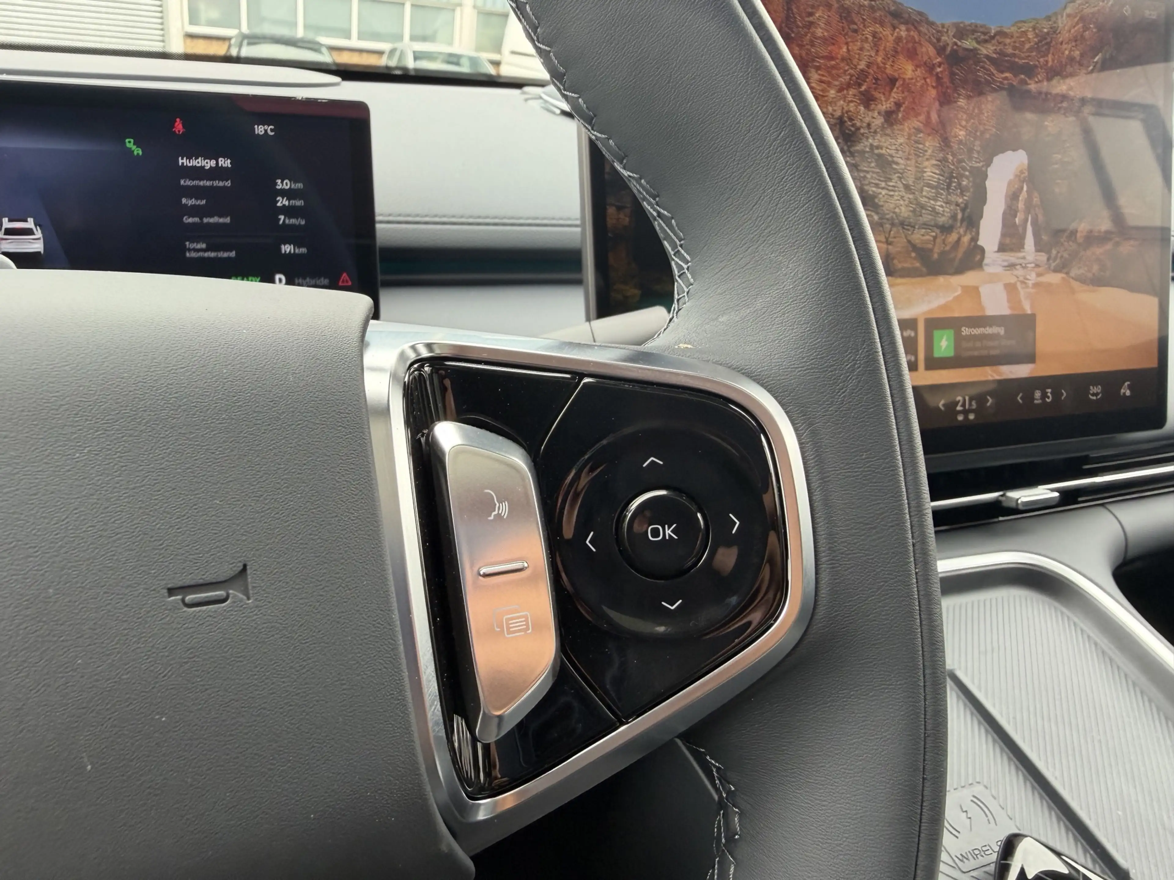 Geely Starray EM-i 1.5 Max+, Pano, 360, Memory — photo 15