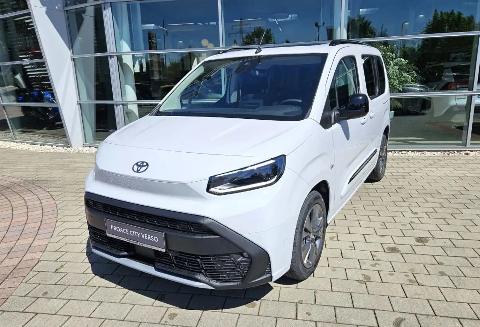 Toyota Proace City Verso 1.5 D-4D L1 Aut Lounge Bílá - 2