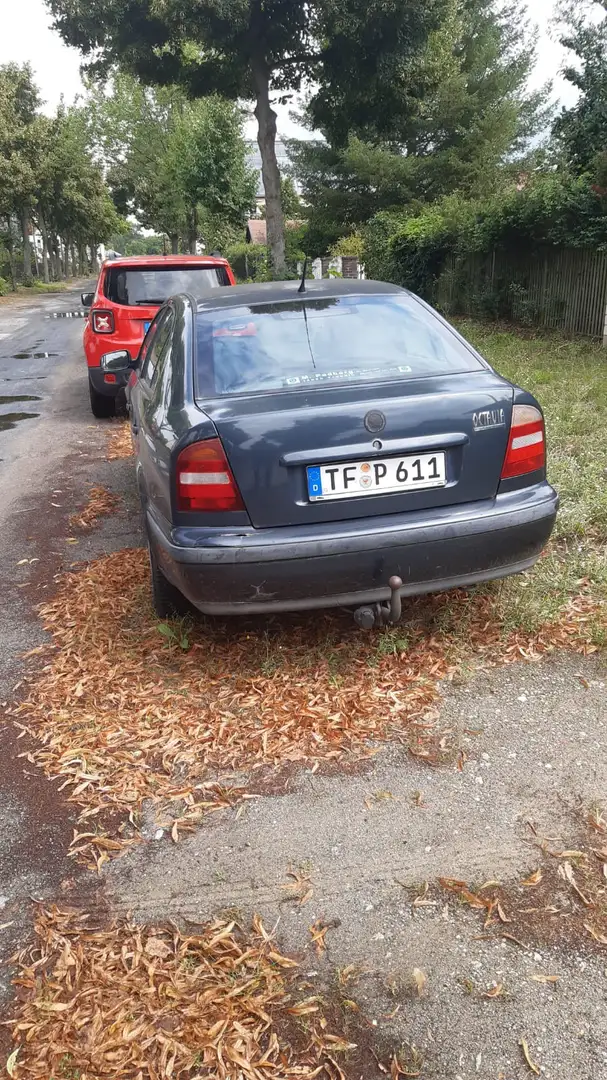 Skoda Octavia 1.6 GLX - 1