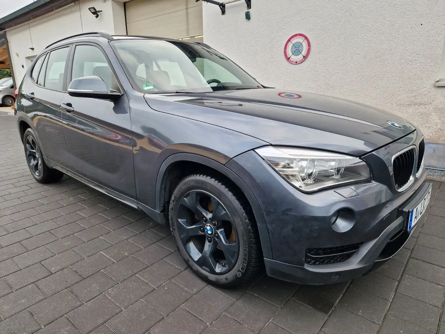 BMW X1 Baureihe X1 25 d xDrive Grau - 2
