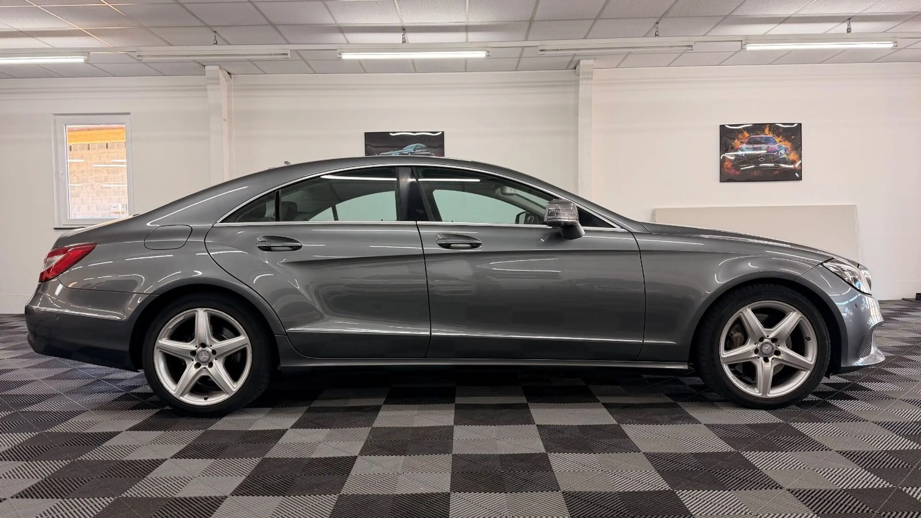 Mercedes-Benz CLS 350 BlueTec / d — photo 2
