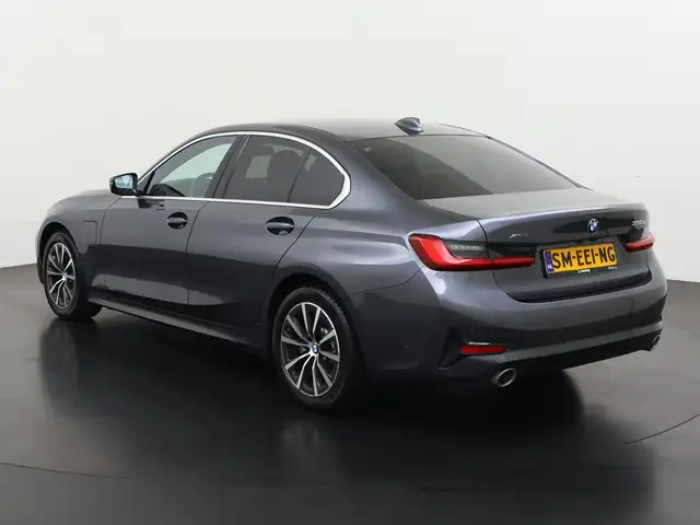 BMW 3 Series view 7