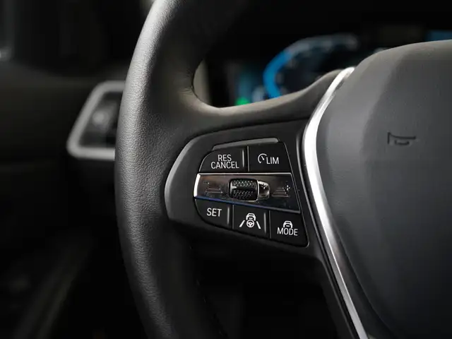 BMW 3 Series view 8
