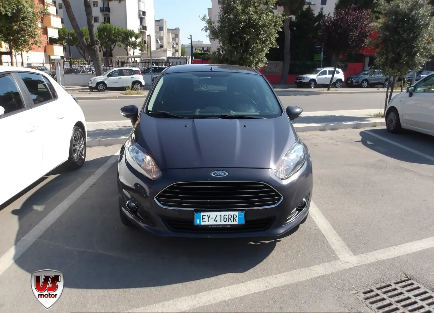 Ford Fiesta 1.0 80CV 5 porte Grau - 2
