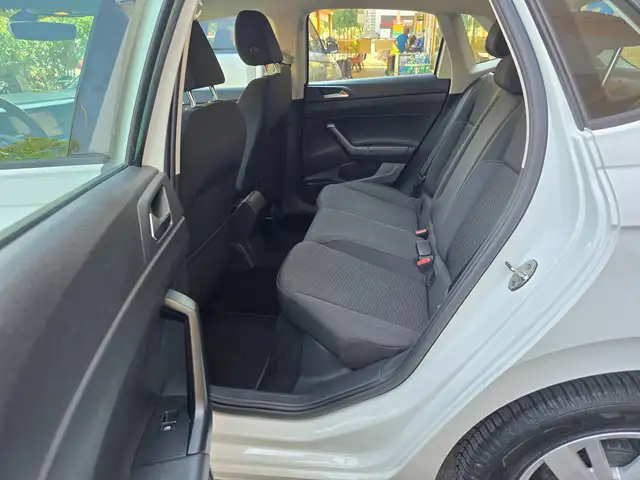 Volkswagen Polo view 10
