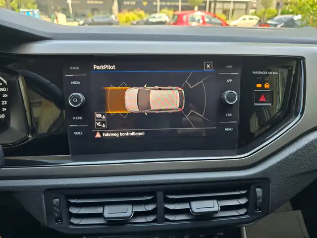 Volkswagen Polo view 13