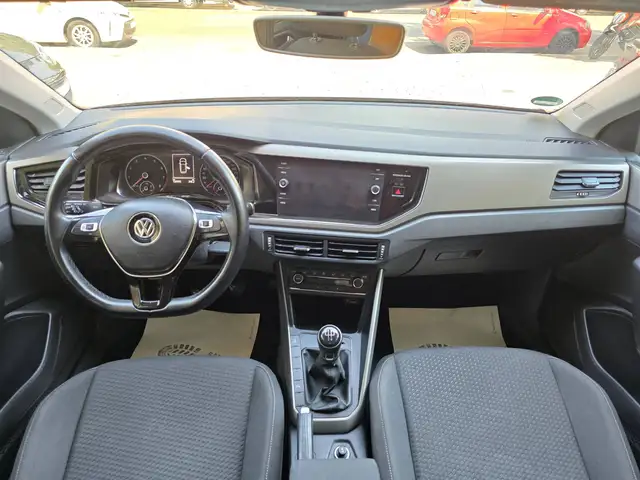 Volkswagen Polo view 5