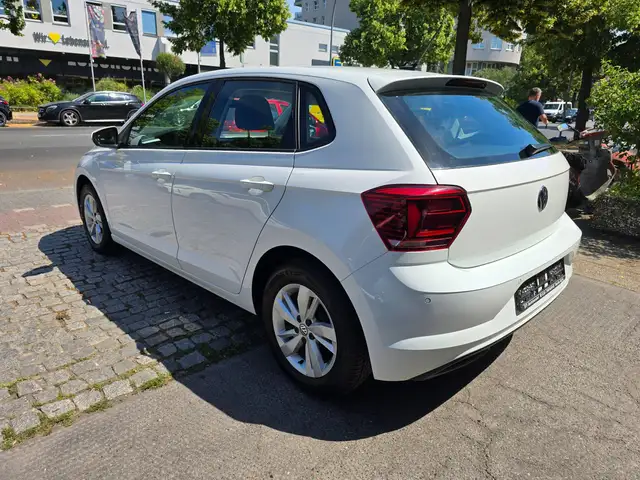 Volkswagen Polo view 3