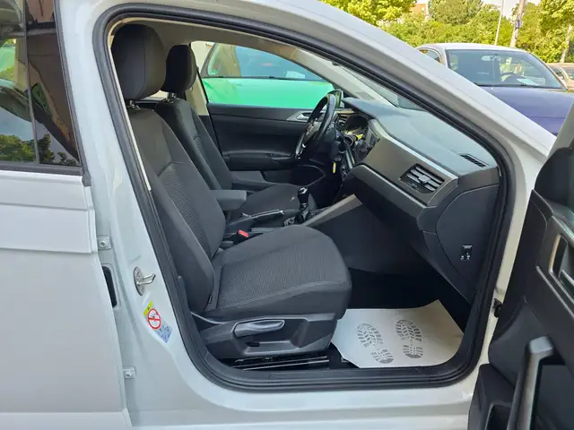 Volkswagen Polo view 9