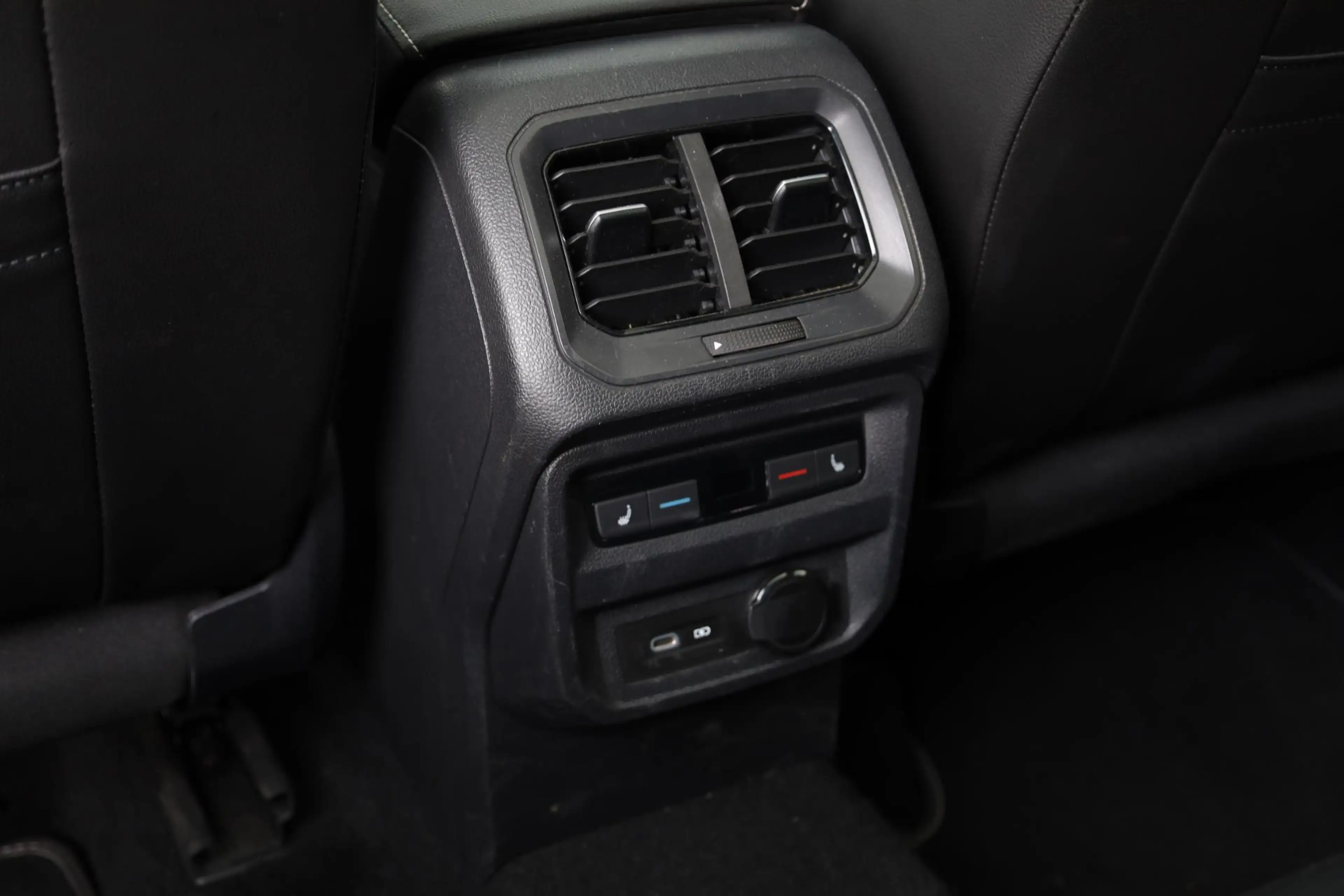 Volkswagen Tiguan 1.4 TSI eHybrid R-Line Business+ 245PK / 180kW DSG — photo 39