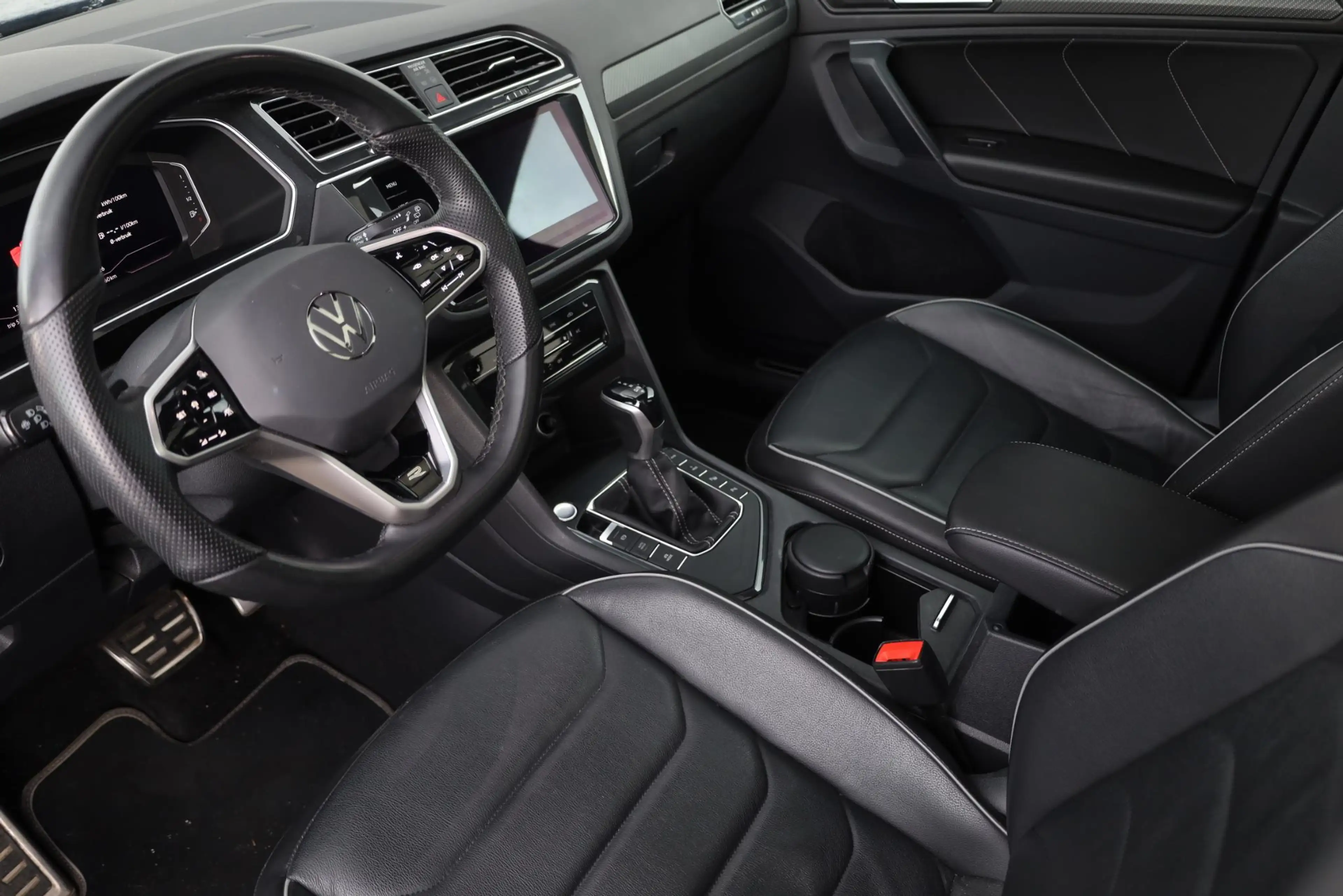 Volkswagen Tiguan 1.4 TSI eHybrid R-Line Business+ 245PK / 180kW DSG — photo 4