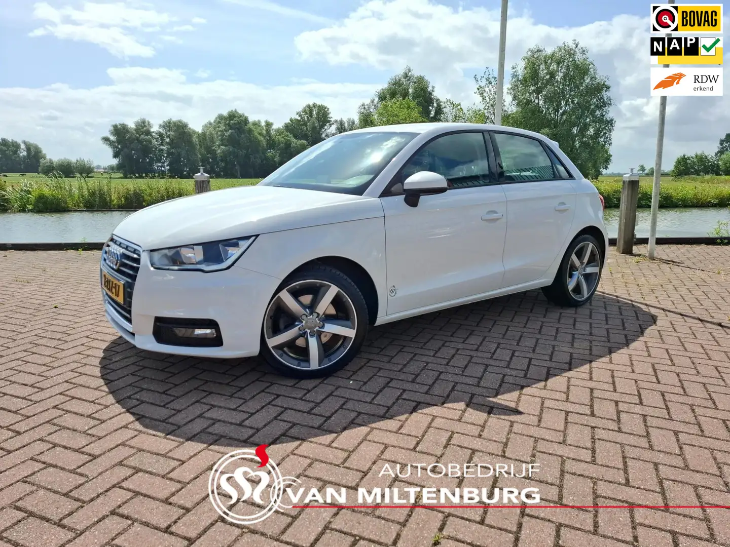 Audi A1 Sportback 1.4 TFSI Pro Line Airco Cruise Navi Blue Wit - 1