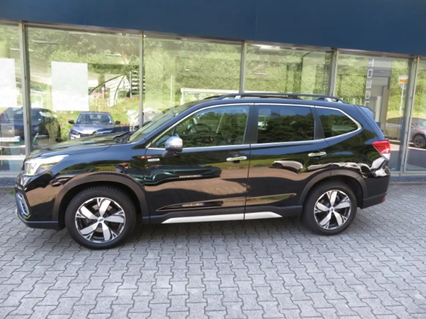 Subaru Forester 2.0ie Lineartronic Platinum Panorama Navi Klimaaut Noir - 1