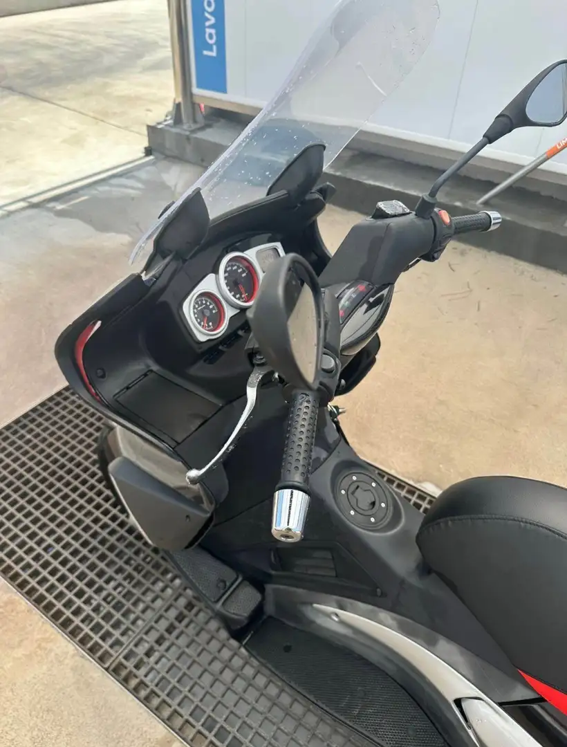 Aprilia SR Max 300 Rojo - 2