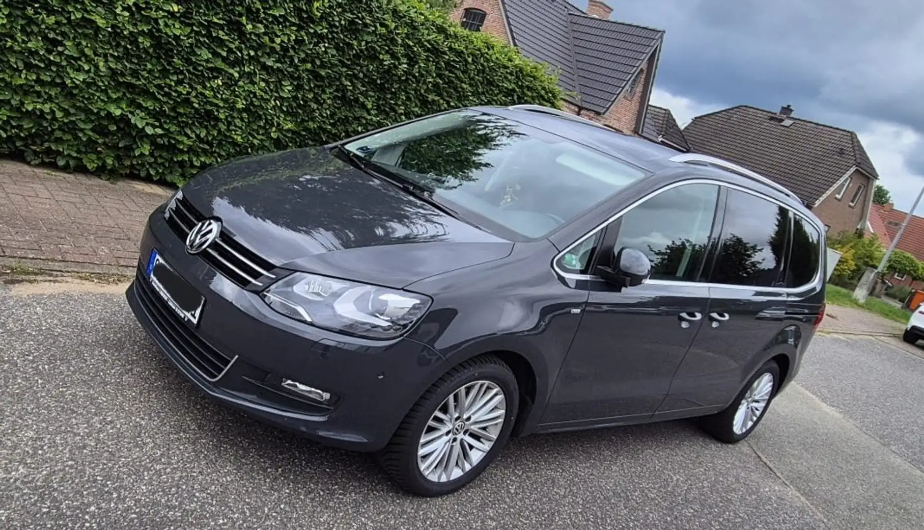 Volkswagen Sharan 2.0 TDI DSG BlueMotion Technology Cup Šedá - 1